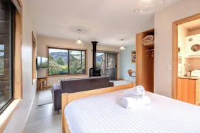 Mica (FS6) - Freycinet Holiday Houses - Image 3