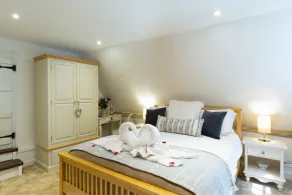Hot tub, masseuse, private chef, pizza oven, fire place and dog friendly - Image 4