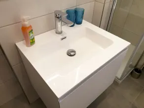 Modern 2 room apartment with balcony and lake and mountain view as well as internet / WiFi - Image 5
