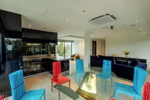 The Lush Apartments & Suites - Image 4