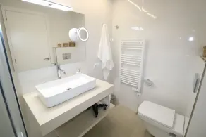 APP. SA MANEGA 1-L: Rätt vid stranden, mil med havsutsikt - Image 4