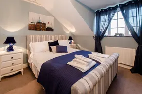 Cotswold Riverside House Amazing indoor heated swimming pool hot tub games Room - Image 5