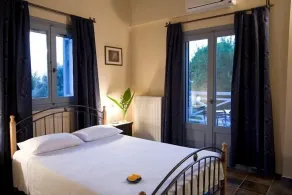 Luxury villa with private pool, 0,5km from beach and 0,5 km from town - Image 3