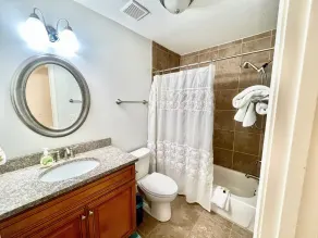 Gated condo near beaches, shops and dining - Image 2
