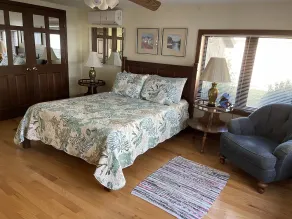 WONDERFUL 3 BEDROOM LAKEFRONT HOME WITH GREAT NEIGHBORHOOD PARK - Image 4