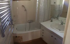 Meget lys lejlighed med 5 værelser, 9. etage, ideelt placeret - Image 5