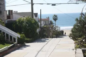 Situato in una delle strade più ambite di Manhattan Beach, a pochi passi dalla spiaggia! - Image 3