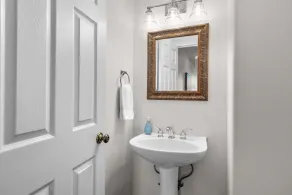 Immaculate 3 bedroom with hot tub , AC , close to golf course , Whitefish lake , Whitefish Trails! - Image 3