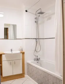 Cosy 2 bed flat near train station Basingstoke! - Image 1