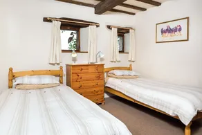 Upfront Holiday Accommodation - Image 5