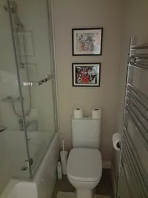 Former showhome with indoor pool & gym - Image 3