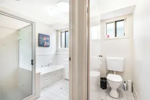 StayAU Cozy 3BR Suburban Retreat in Ingleburn - Image 3