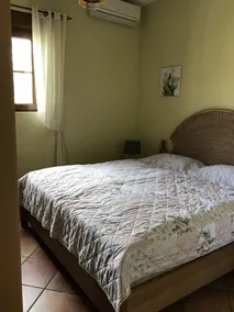 Komfortabelt sommerhus (WIFI, pool, 3 terrasser, fantastisk udsigt over bjergene) - Image 3