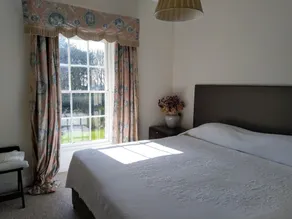 Independent Garden Wing of Dorset country house - Image 4