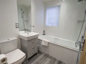 CHERRY TREE LODGE, pet friendly, with a garden in Windermere - Image 4