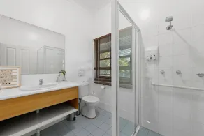 Private sanctuary with amazing views - Image 2