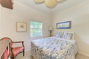 Casey Key Beachfront Escape: Charming 1BR Cottage - Image 5