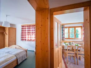 Lovely home with views of the ski slope - Image 4