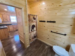 Lake view cabin with all the amenities of the resort and pet friendly - Image 3