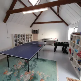 Spacious Converted Barn on a Flower Farm, Devon Countryside, Family Friendly - Image 2