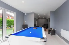 Modern Home 10 Mins to Belfast City - Image 2