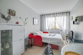 GuestReady - Chic and convenient near the train - Image 3