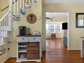 Charming 3 Bedroom Beach Cottage near Newport RI! - Image 3