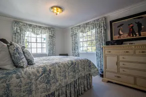 Located in the Luxurious Pine Manor Estates! - Image 4