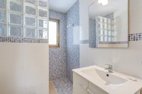 Charmant appartement de vacances \"La Cabanya 2D\" avec balcon, piscine partagée et terrasse - Image 2