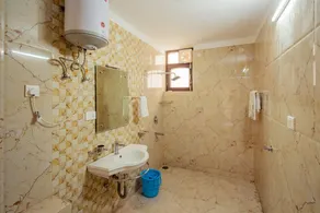 Serene 2 bed Apartment  on City-side HillTop - Image 2