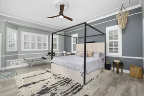 Spacious oasis in the city. Gainesville. Great backyard. 4 Bedrooms 3 baths. - Image 5