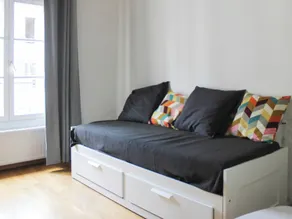 Spacious duplex in the heart of Paris - Image 4