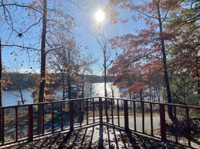 Razorback Red Lakeside Cottage - Image 3