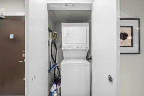 Stunning modern luxury 2 bedroom, 2 bath condo rental - Image 2