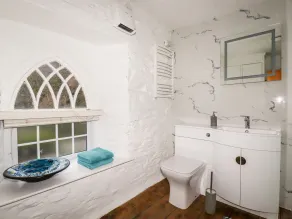 DESTINY COTTAGE, pet friendly, character holiday cottage in Boscastle - Image 4