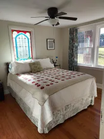 Newly renovated Farm cottage with Mountain views  - Image 5