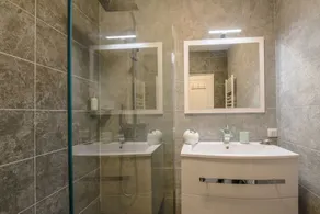Magnificent 1st line apartment.50 m from the beach.Ideal location.Private parking.   - Image 3