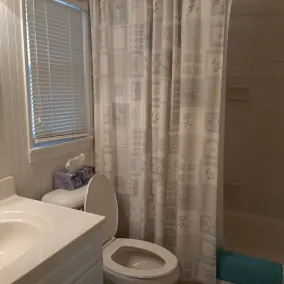 Charming 4 Bedroom Cottage in Lakeside w/ 4 person golf cart and linens  - Image 4