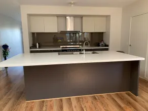 Elegant & Stylish 5BR W/ Free Parking and WIFI - Image 3