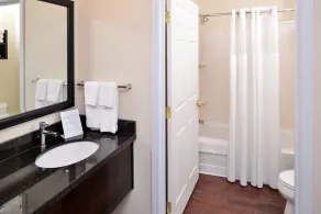 1 Bedroom | Indoor Pool + Hot Tub, Free Breakfast - Image 3