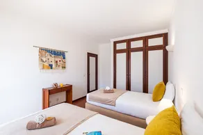 Villa con giardino, piscina e terrazza - Image 4