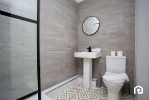 Modern 3-Bedroom Retreat - Image 5