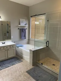 Four bedroom home on golf course.  - Image 2