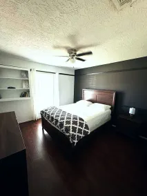 Super Cozy 4 Bedroom by Premier Host - Sleeps 10 | - Image 5