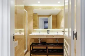 Luxury in the best location - Image 4