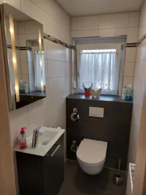 Renovierte moderne Ferienwohnung, gemütlich und ruhig gelegen - Image 5