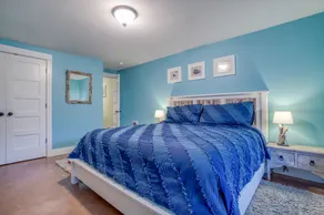 Dog Friendly! Wi-Fi, Hot Tub, Game Room, Huge Deck, Short Walk to the Beach! - Image 5