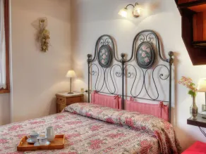 Sunny & Peacefully Situated House near Center of Village - Image 3