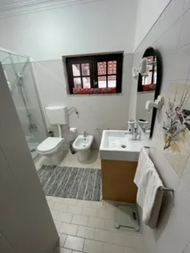 Maison des tourterelles dans un endroit calme - Image 4