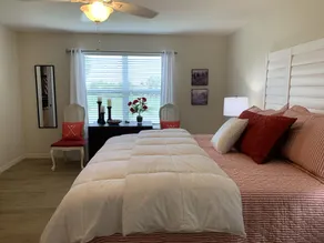 GOLFVIEW Cottage - Charming Home w/Great View! Golf Cart, BBQ, & WiFi - Image 3